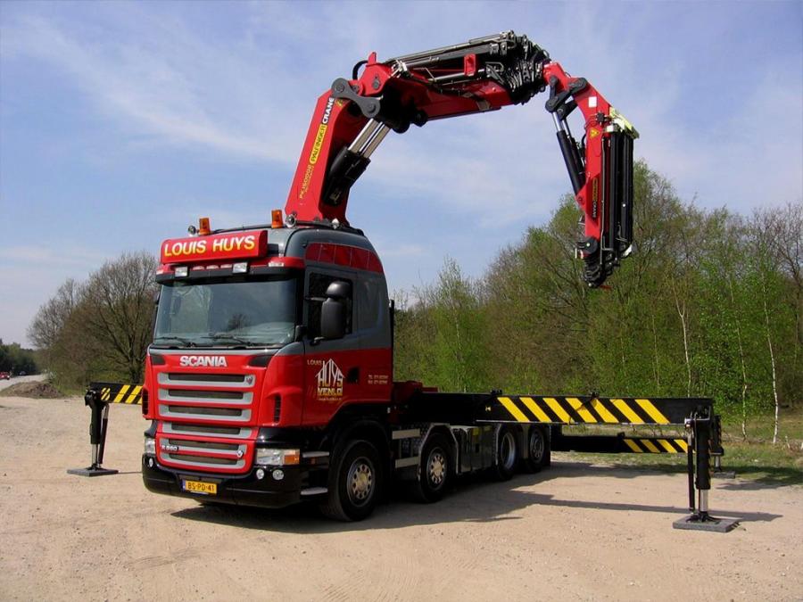  Scania R560 8x4 Highline 2004 года  (фото 1 из 4)